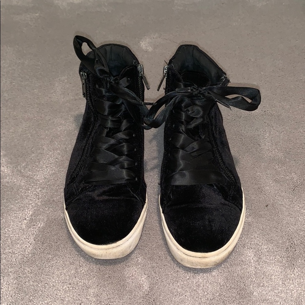 Black velvet sneakers